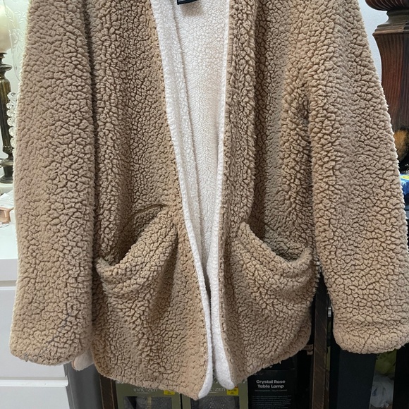 Me Jane women winter sherpa jacket hooded. Small-M,like new. - Picture 8 of 10